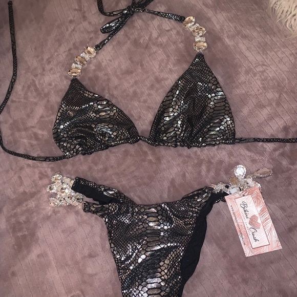 Bikini Crush top and bottom - Picture 2 of 6